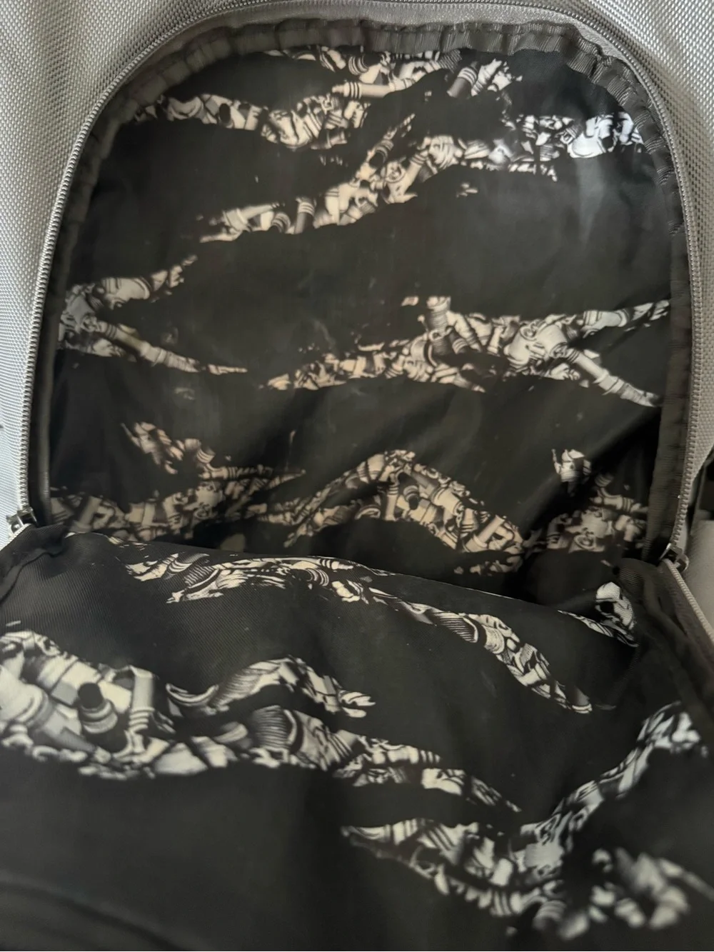 Hoonigan Metal Bar backpack. Gray/black